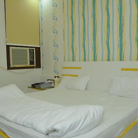 Hotel Paradise Inn Auraiya מראה חיצוני תמונה