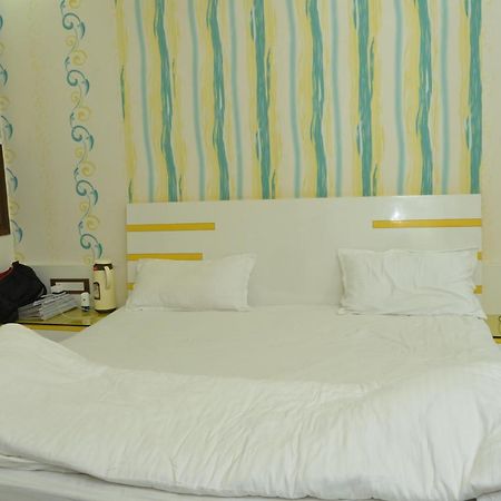 Hotel Paradise Inn Auraiya מראה חיצוני תמונה