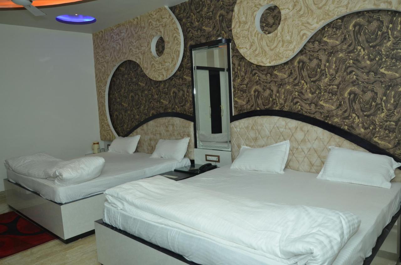 Hotel Paradise Inn Auraiya מראה חיצוני תמונה