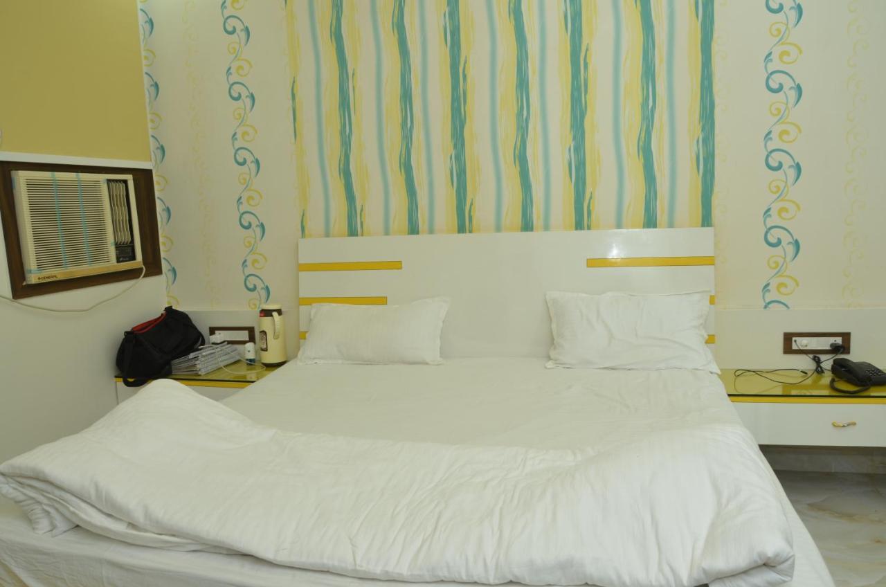 Hotel Paradise Inn Auraiya מראה חיצוני תמונה