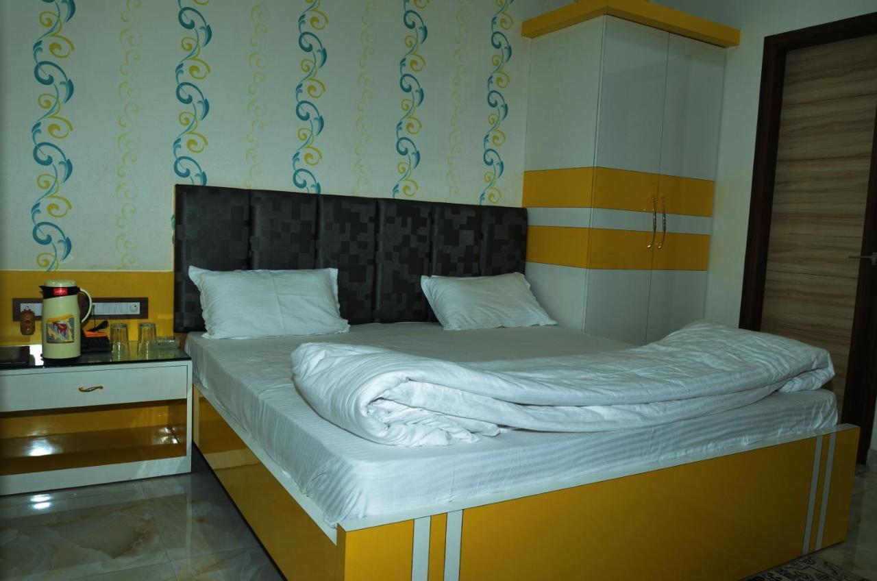 Hotel Paradise Inn Auraiya מראה חיצוני תמונה