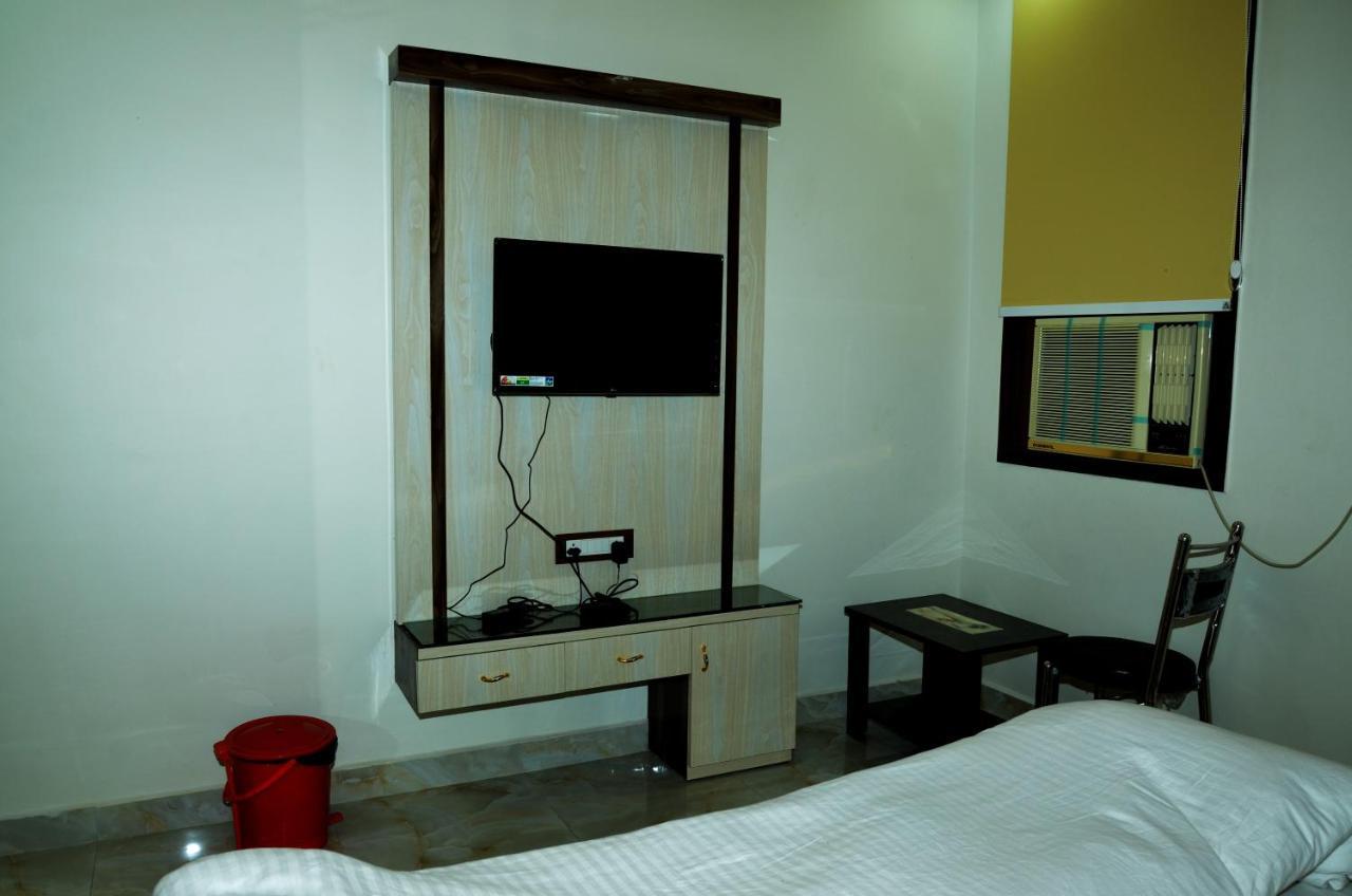 Hotel Paradise Inn Auraiya מראה חיצוני תמונה
